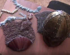 Омич украл рыцарские доспехи одним пальцем Омич украл рыцарские доспехи одним пальцем