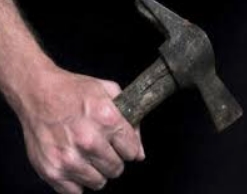 Уральский школьник пытался убить учительницу молотком