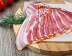 Житель Волгоградской области зарезал друга из-за сала Житель Волгоградской области зарезал друга из-за сала