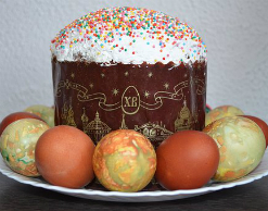 Ничего святого: в колонию прислали кулич с подвохом