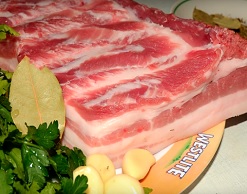 Тиха саратовская ночь, но сало лучше было перепрятать