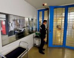 В Швейцарии россиянке дали пожизненное за убийство В Швейцарии россиянке дали пожизненное за убийство