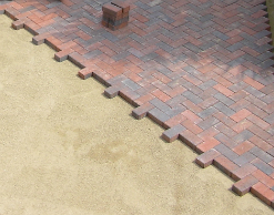 Бизнесмены подкупили МЧСника тротуарной плиткой