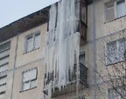 Россиянину дали срок за сосульку, убившую женщину Россиянину дали срок за сосульку, убившую женщину