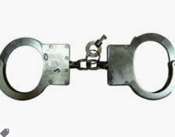 Москвич использовал водку, чтобы ограбить прохожего Москвич использовал водку, чтобы ограбить прохожего