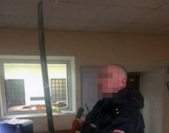 Пьяный "самурай" разгромил магазин из-за сакэ Пьяный "самурай" разгромил магазин из-за сакэ