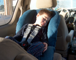 Грузчики украли у бизнесмена 200 детских автокресел Грузчики украли у бизнесмена 200 детских автокресел