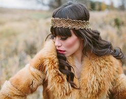 Любовница раскрыла вора, придя в краденом в полицию