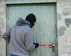 Воры дважды за ночь обокрали одну квартиру Воры дважды за ночь обокрали одну квартиру