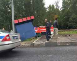 Под Троицком фура раздавила женщину на остановке