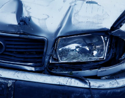 Женщины бьют машины чаще мужчин, но менее сильно