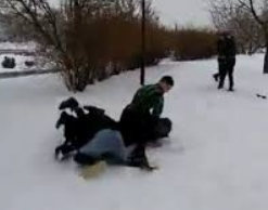 Ребенку сломали позвоночник за отказ снять брекеты