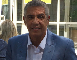 Звезду фильма "Такси" избили в московском караоке