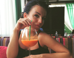 Юлия Волкова тайно вышла замуж за вора в законе Юлия Волкова тайно вышла замуж за вора в законе