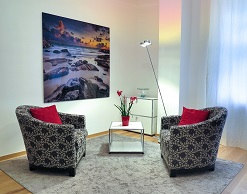 На Алтае лжепсихолог лечил пенсионерку от порчи