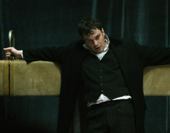 Актер Степан Морозов выбросился из окна