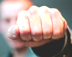 Главный следователь Московского района избил гаишника Главный следователь Московского района избил гаишника