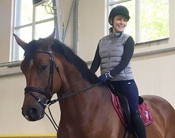 Муж подарил Анастасии Макеевой коня