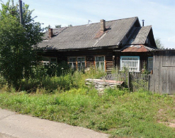 "Горе-биолог" из Неи прятал коноплю между клубникой "Горе-биолог" из Неи прятал коноплю между клубникой