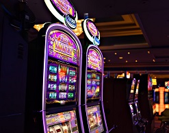 Гори все огнем: мужчина сжег 3 авто, проиграв в лотерею